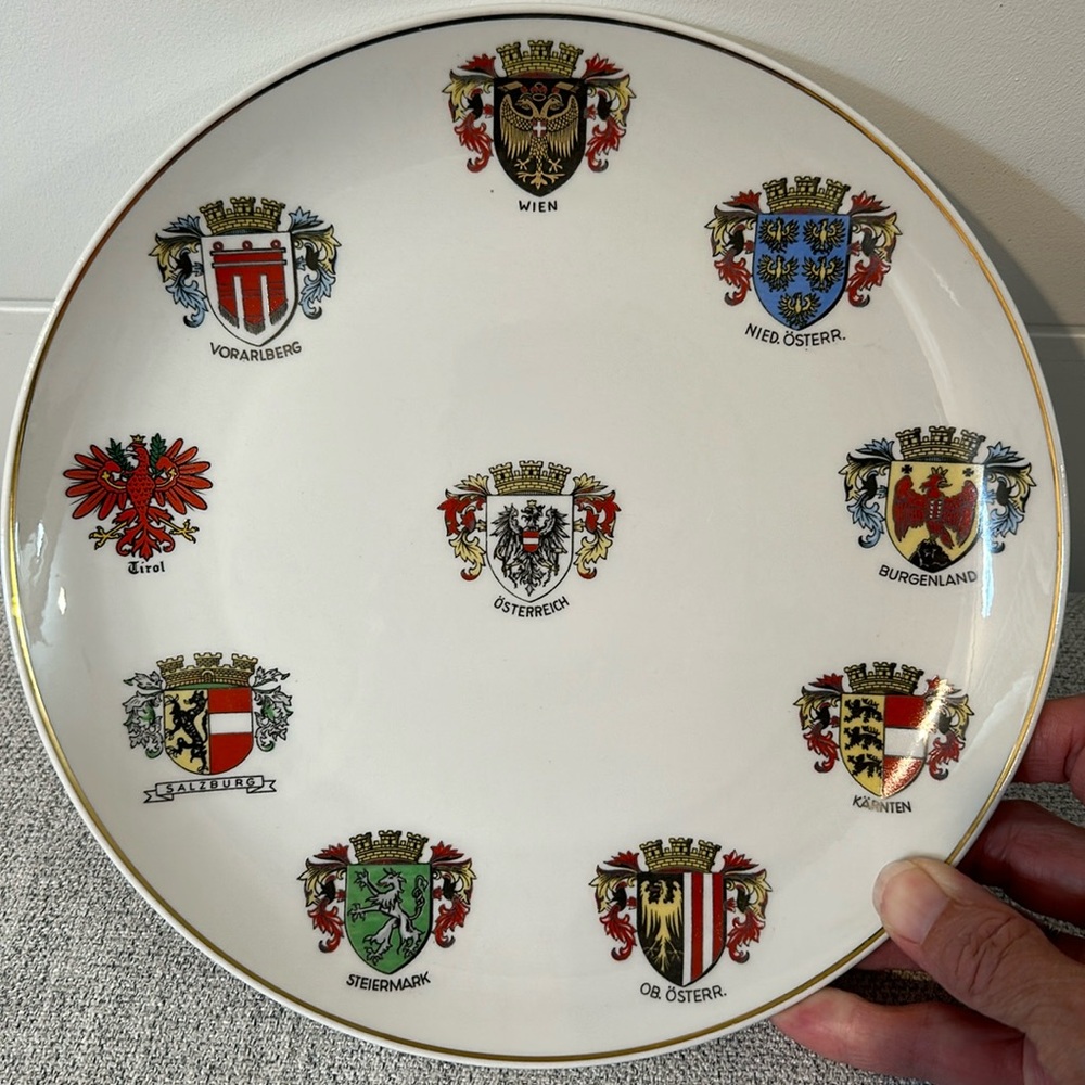 VINTAGE COLLECTABLE Made In Austria Coat Of Arms Gold Trimmed Porcelain Plate 9”